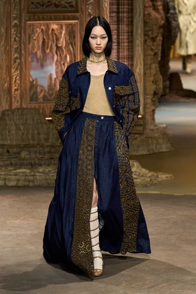 Look 39